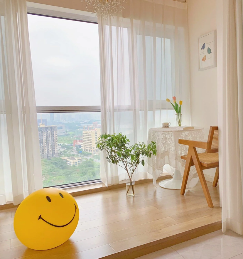 Mr Maria Smiley Table Lamp