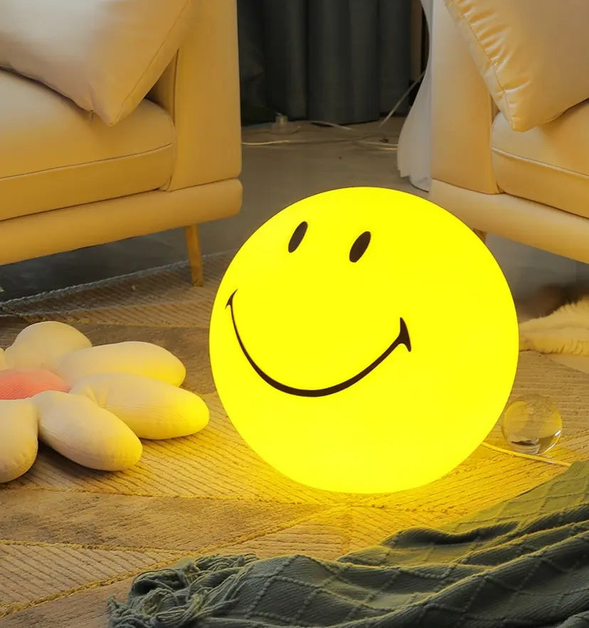 Mr Maria Smiley Table Lamp