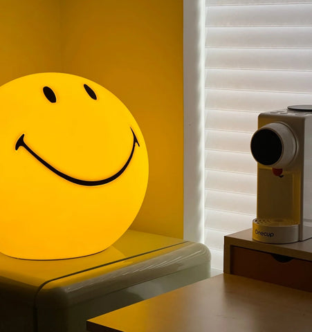 Mr Maria Smiley Table Lamp