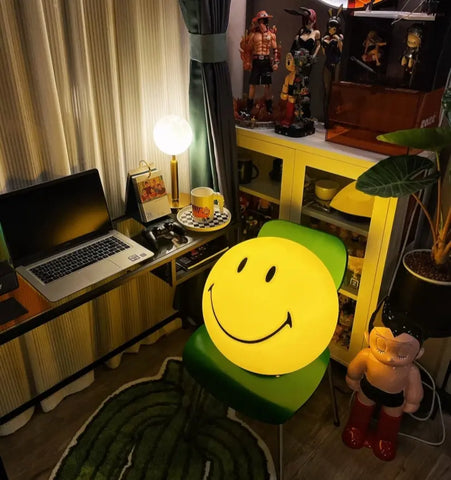 Mr Maria Smiley Table Lamp