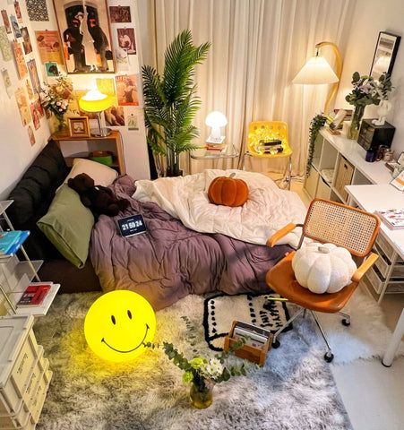 Mr Maria Smiley Table Lamp