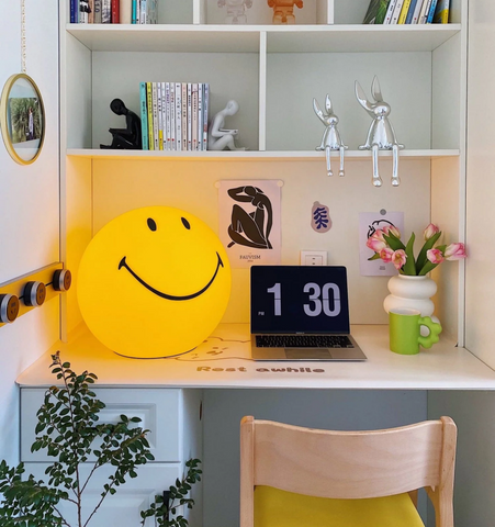 Mr Maria Smiley Table Lamp