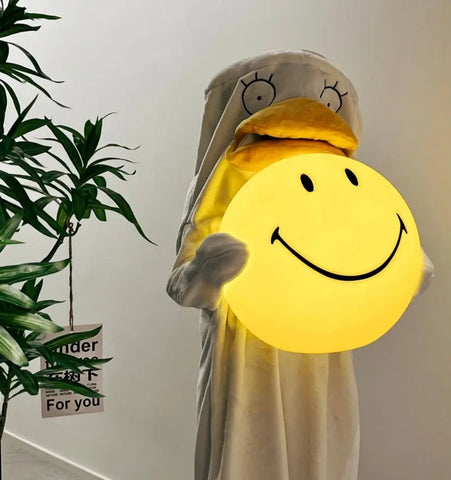 Mr Maria Smiley Table Lamp