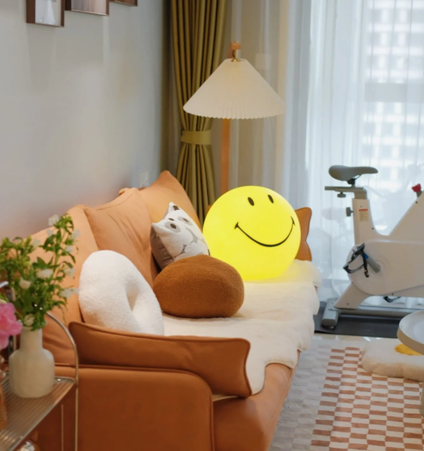 Mr Maria Smiley Table Lamp