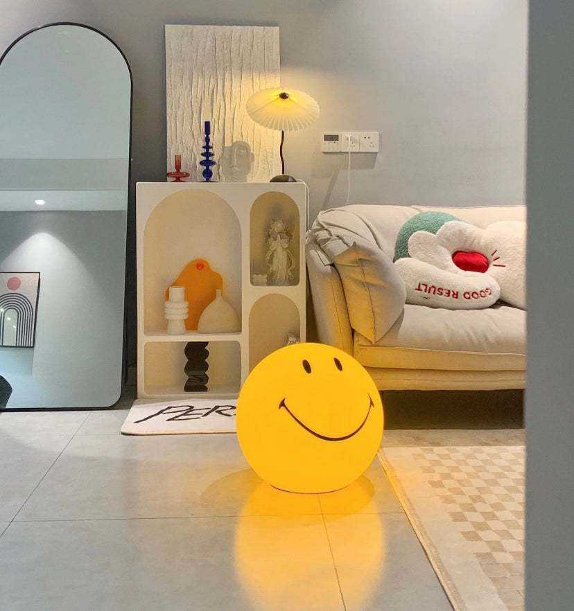 Mr Maria Smiley Table Lamp