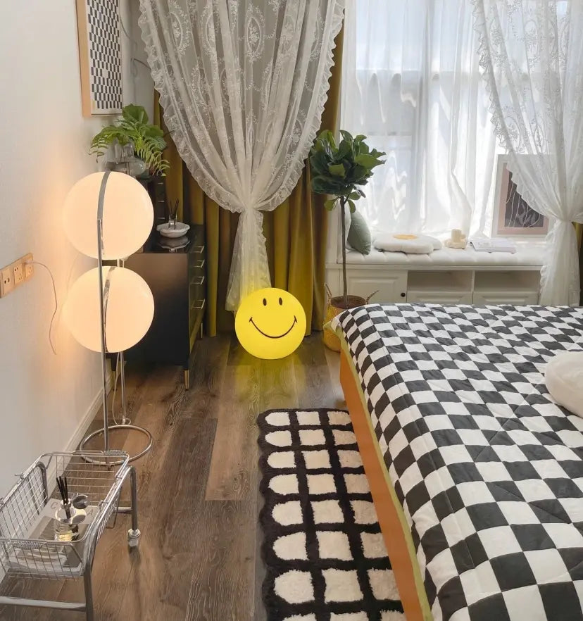 Mr Maria Smiley Table Lamp