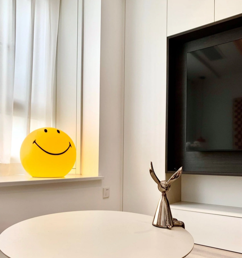 Mr Maria Smiley Table Lamp