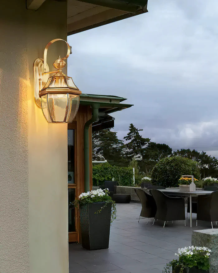 Newbury Outdoor Wall Light - Yiarolight