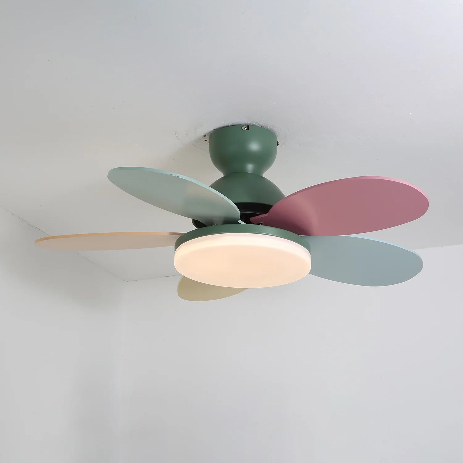 Petalo Ceiling Fan Light - Yiarolight