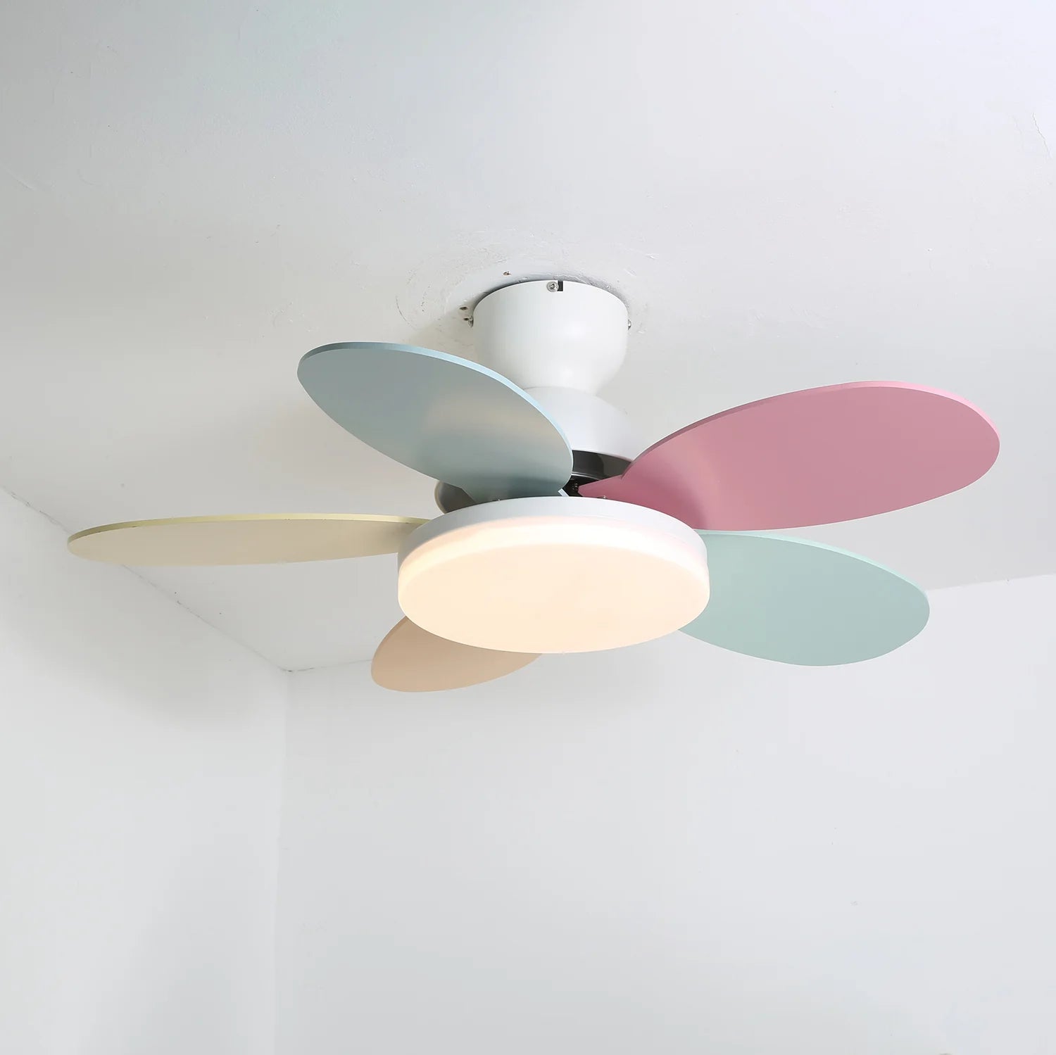 Petalo Ceiling Fan Light - Yiarolight