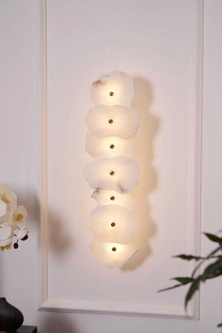 Petra Wall Lamp