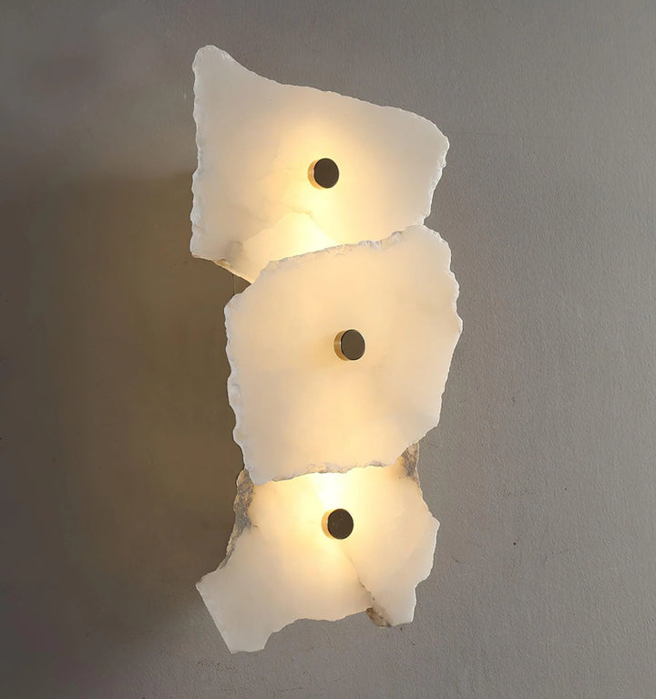 Petra Wall Lamp