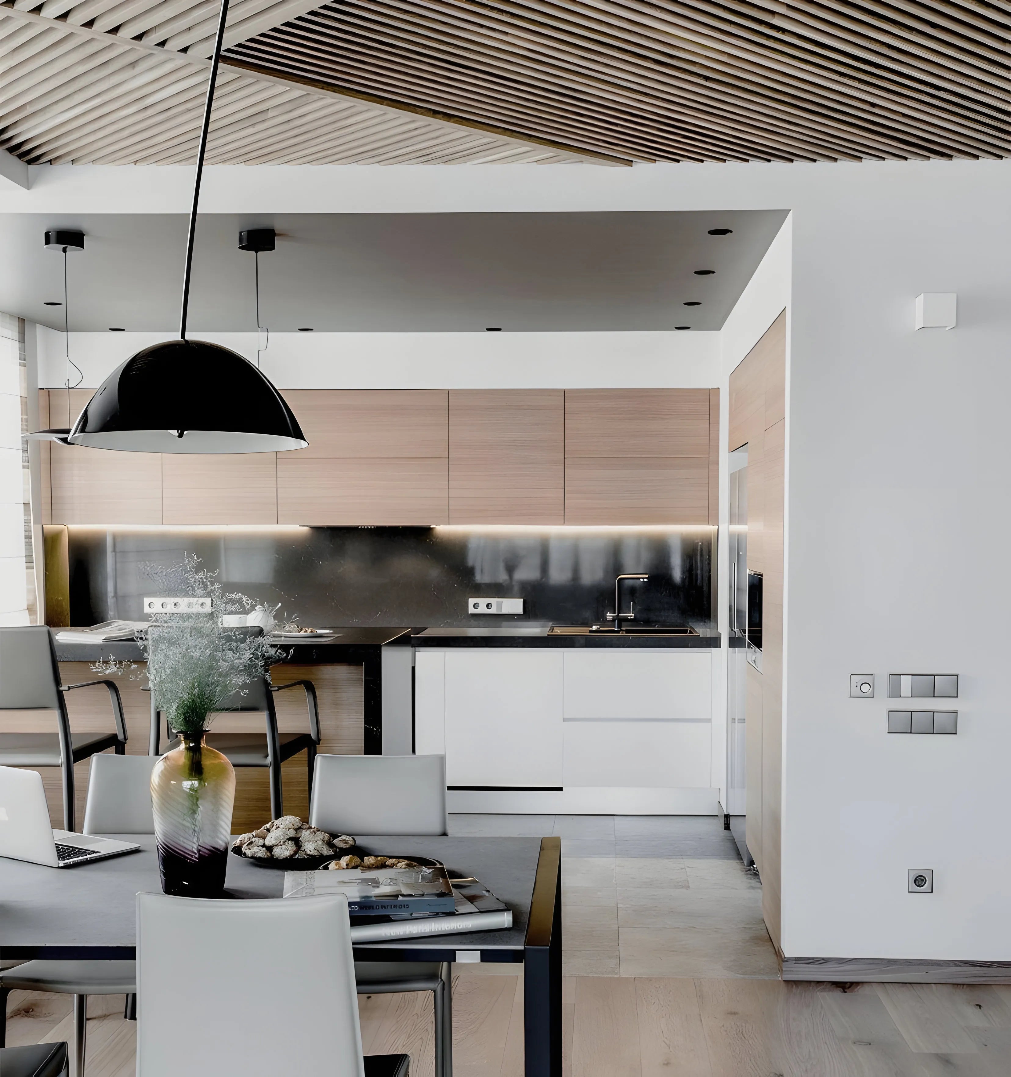 VERSE ARC FLOOR LAMP