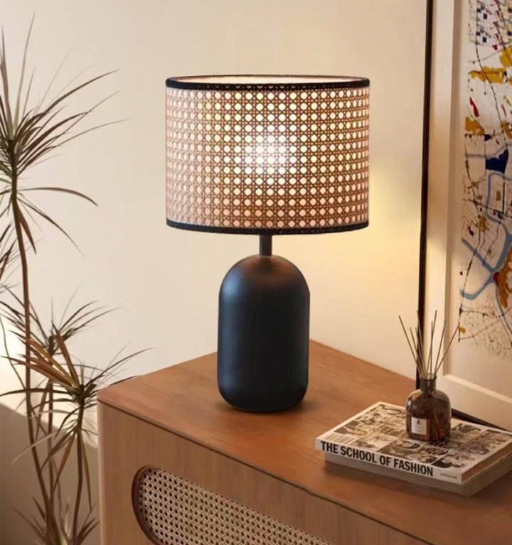 RATTAN TABLE LAMP