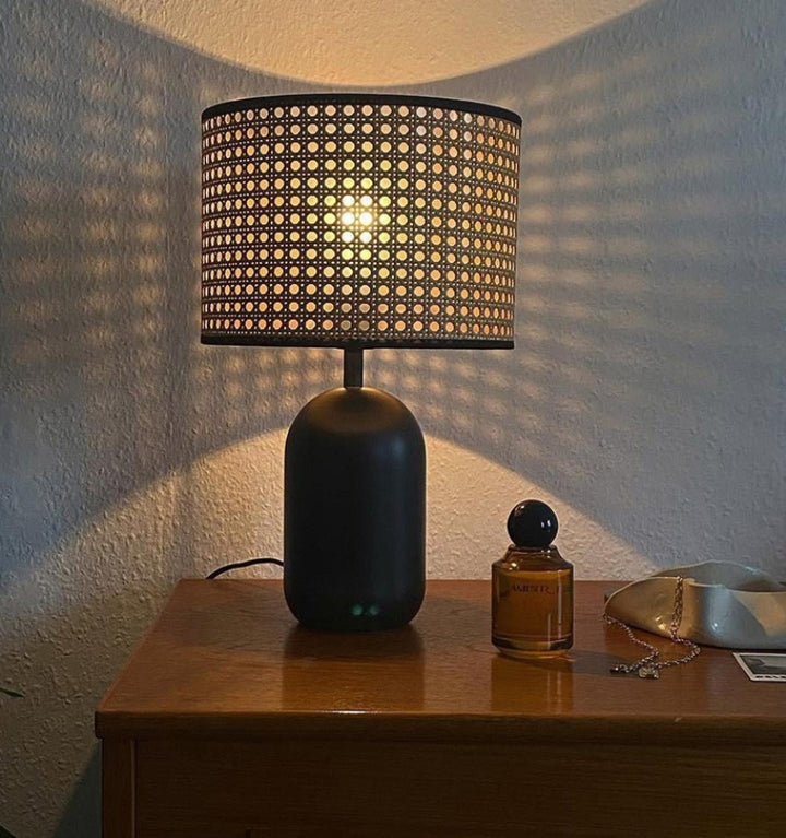 RATTAN TABLE LAMP