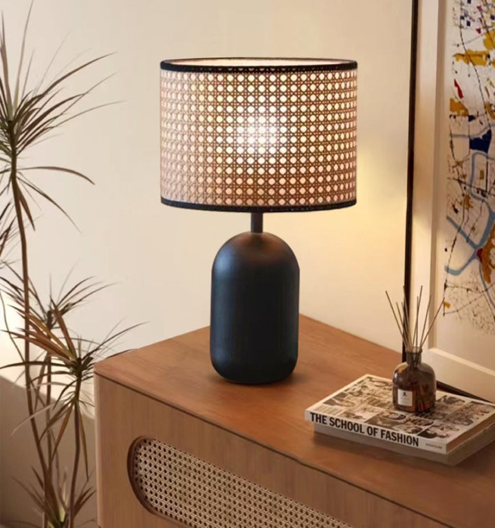 RATTAN TABLE LAMP