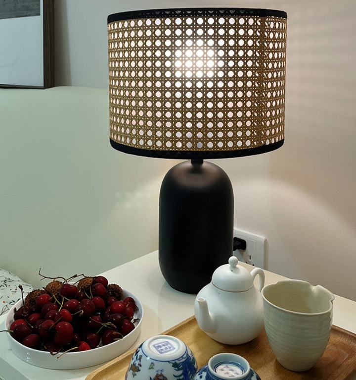 RATTAN TABLE LAMP