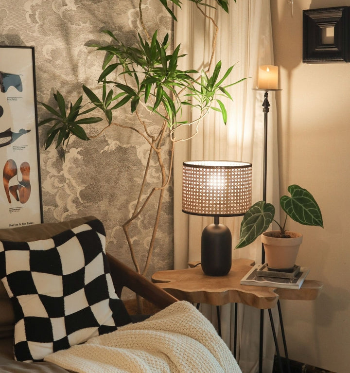 RATTAN TABLE LAMP