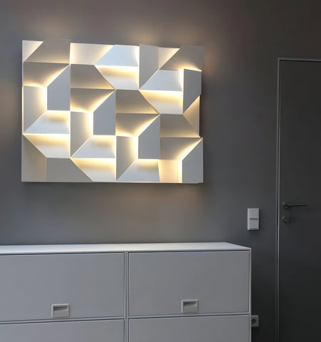 SHADOWS WALL LAMP