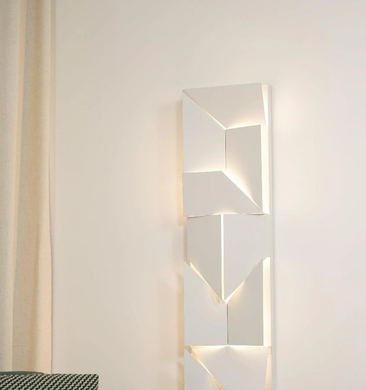 SHADOWS WALL LAMP