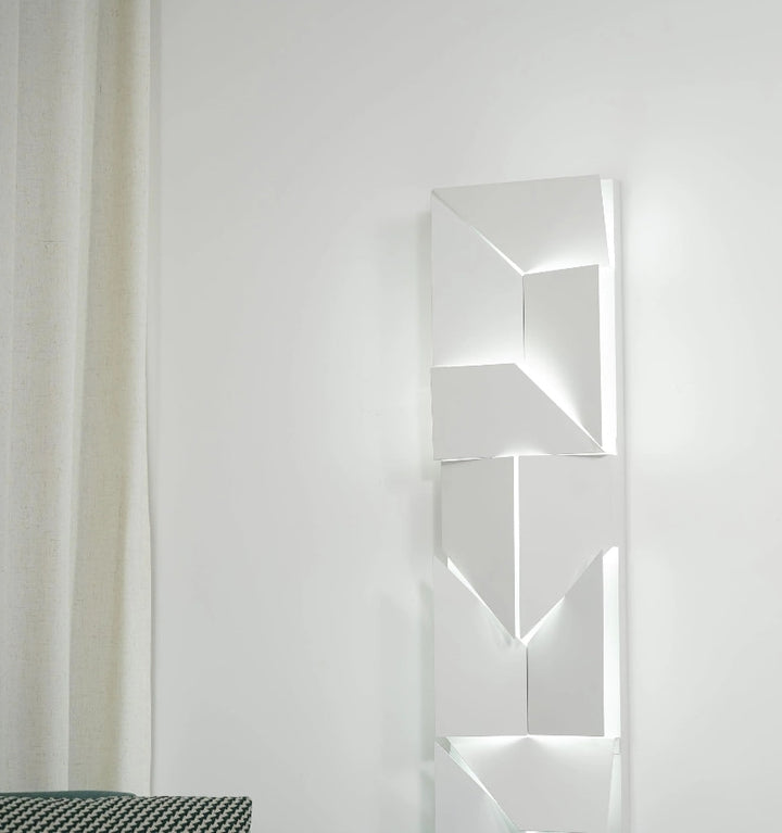 SHADOWS WALL LAMP