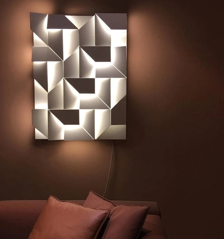 SHADOWS WALL LAMP