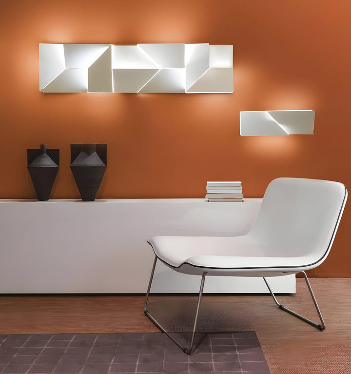 SHADOWS WALL LAMP