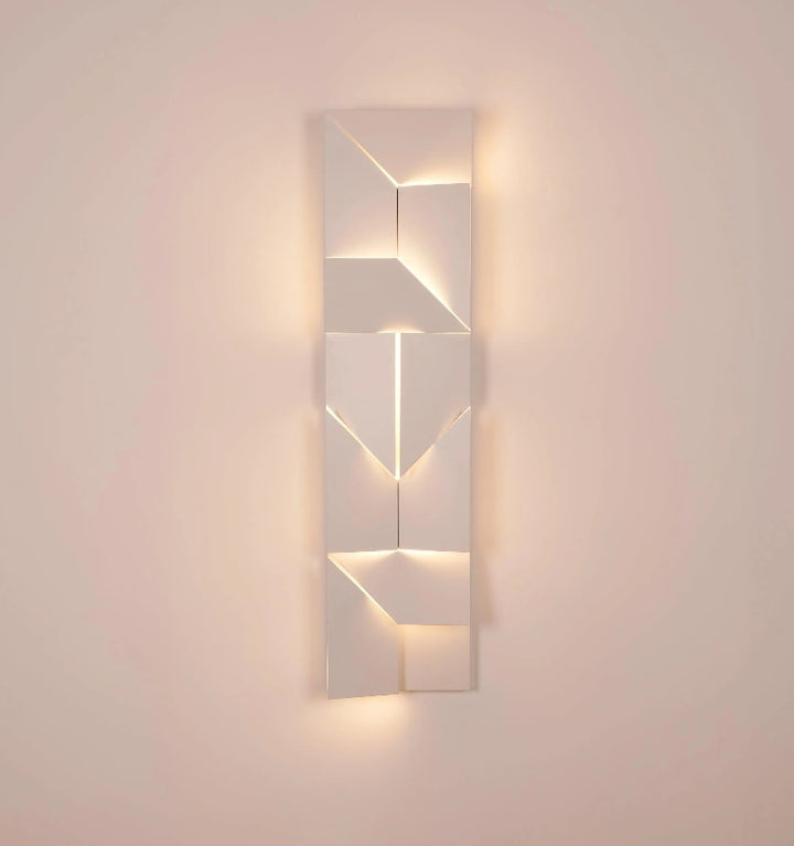 SHADOWS WALL LAMP