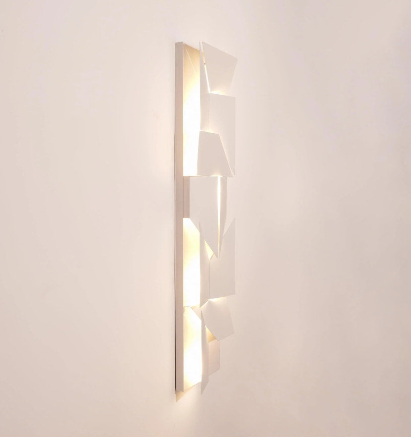 SHADOWS WALL LAMP