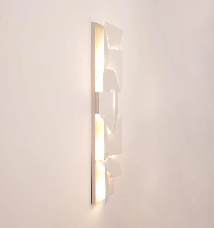 SHADOWS WALL LAMP