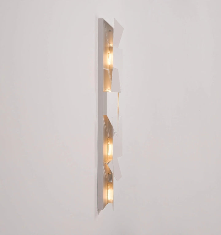 SHADOWS WALL LAMP