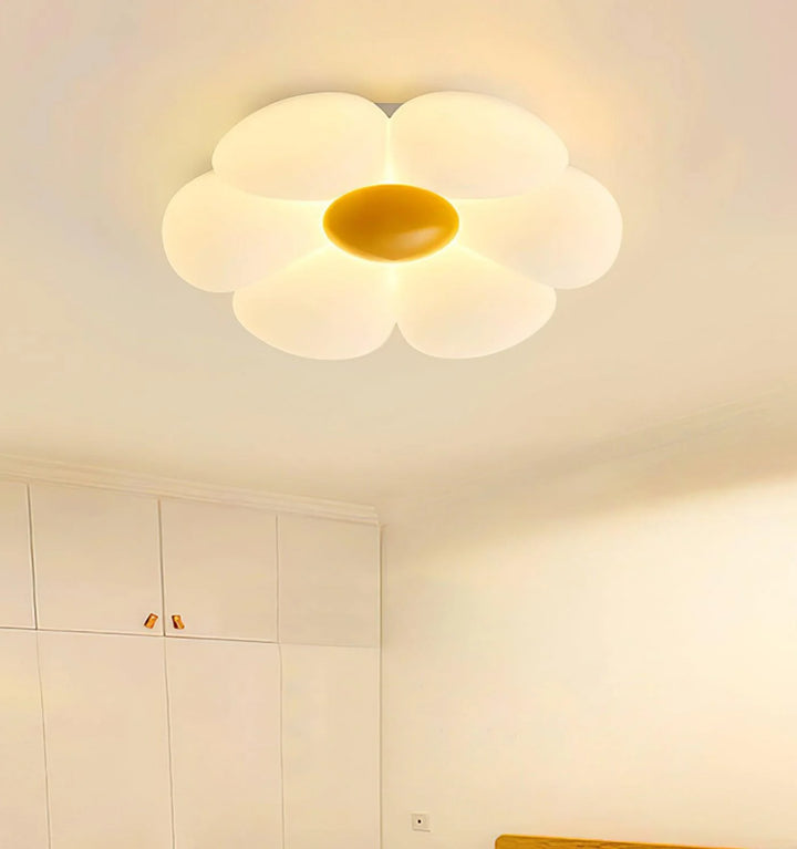 Six-leaf Flower Kids Room Ceiling Lamp