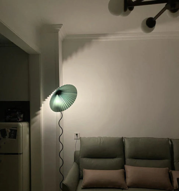 SQUIGGLE FLOOR LAMP