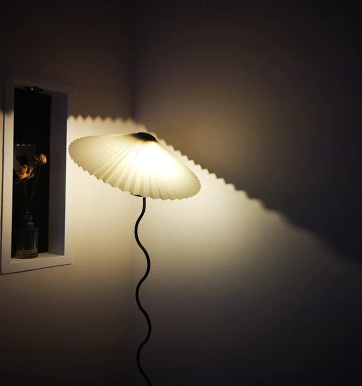 SQUIGGLE FLOOR LAMP