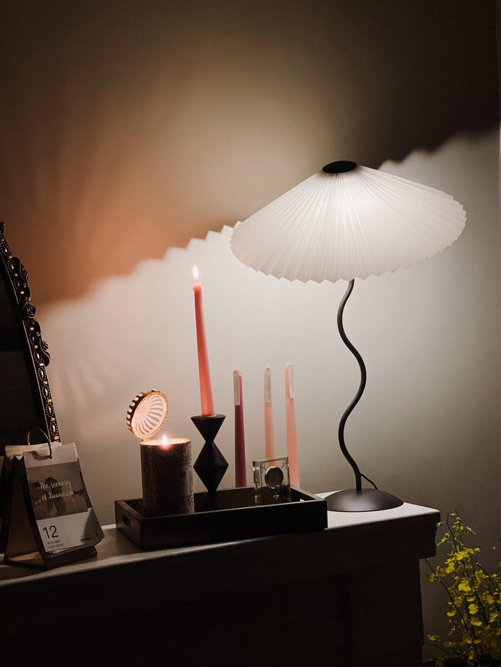 SQUIGGLE TABLE LAMP