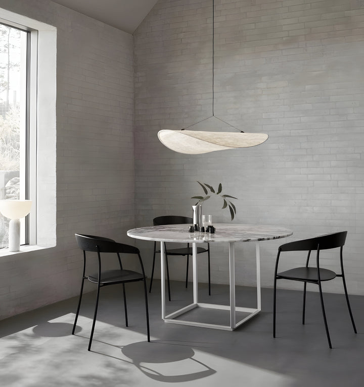 TENSE PENDANT LIGHT