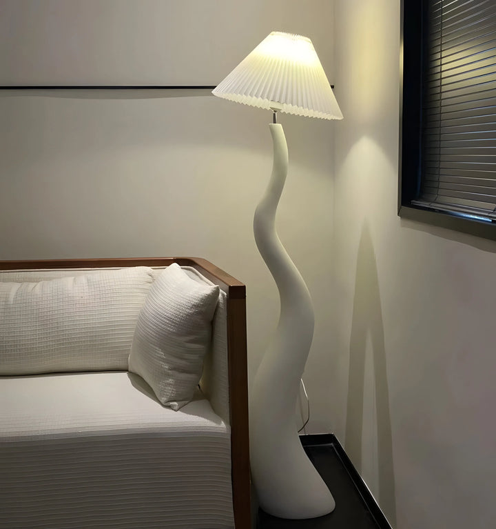 TWISTED PLEATED FLOOR LAMP