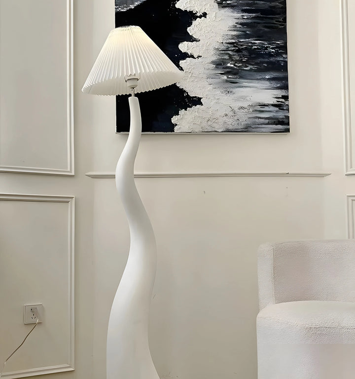 TWISTED PLEATED FLOOR LAMP