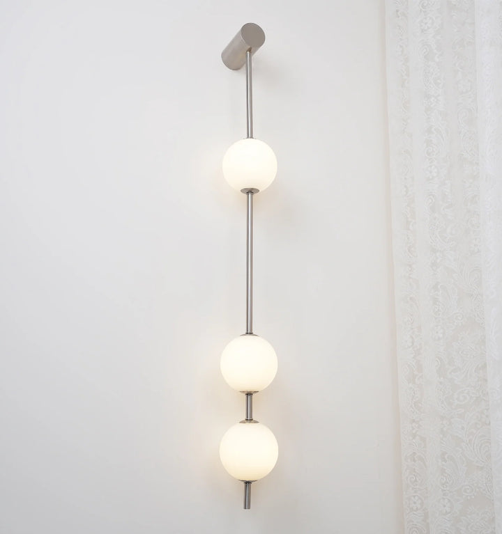 Vertical Balls Wall Lamp