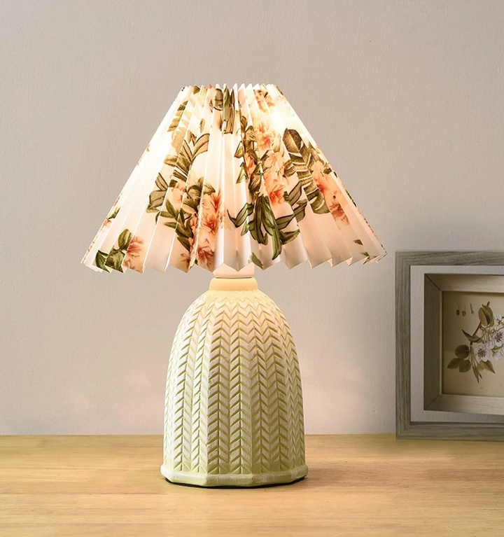 Vintage Pleated Table Lamp