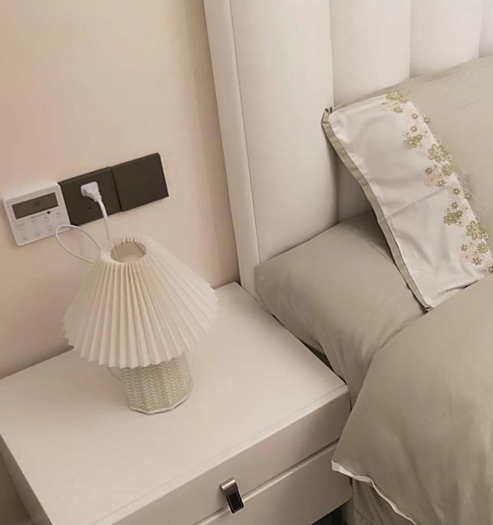 Vintage Pleated Table Lamp