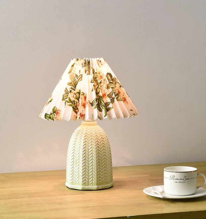 Vintage Pleated Table Lamp