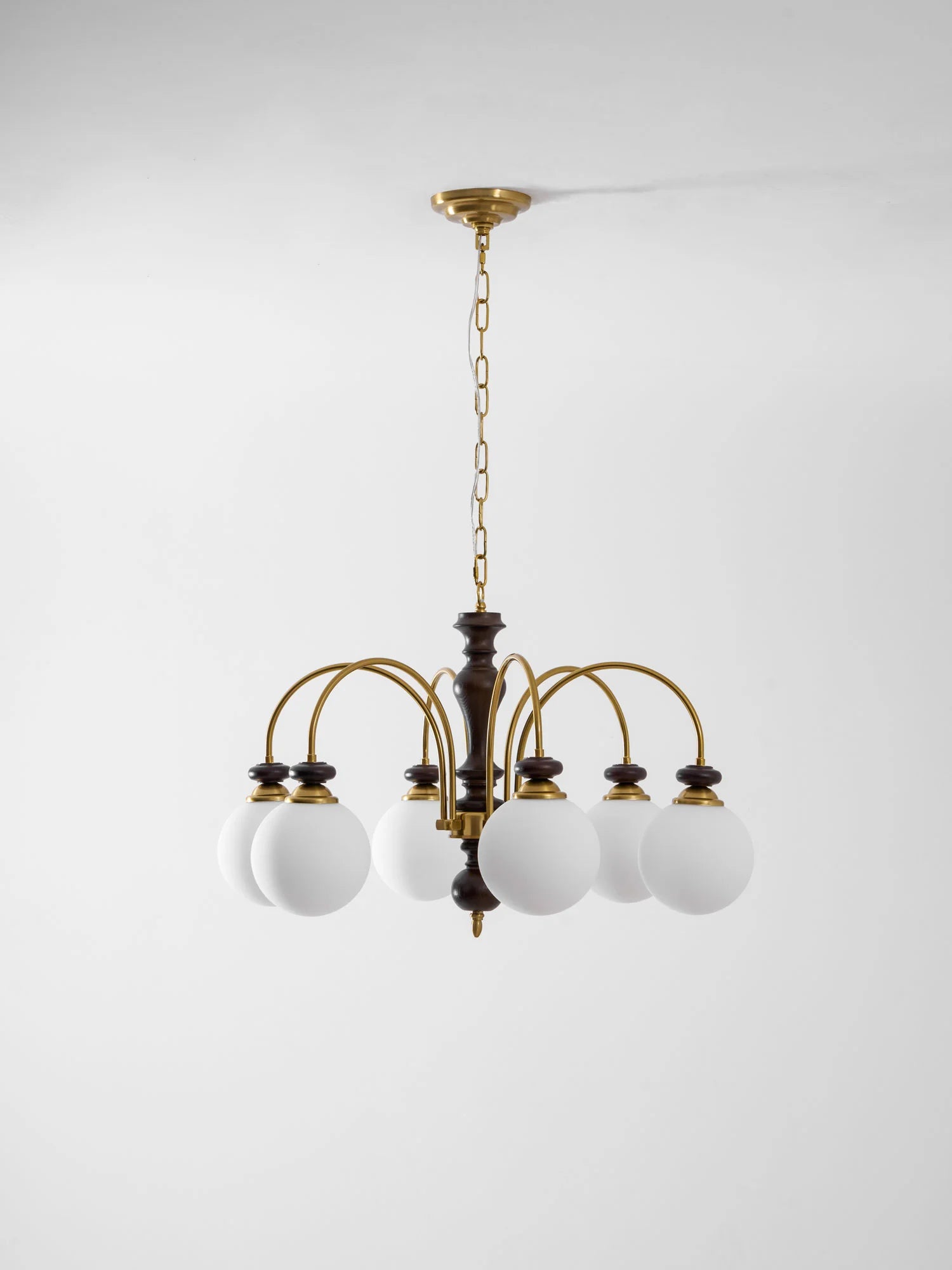 Windsor Classic Chandelier - Yiarolight