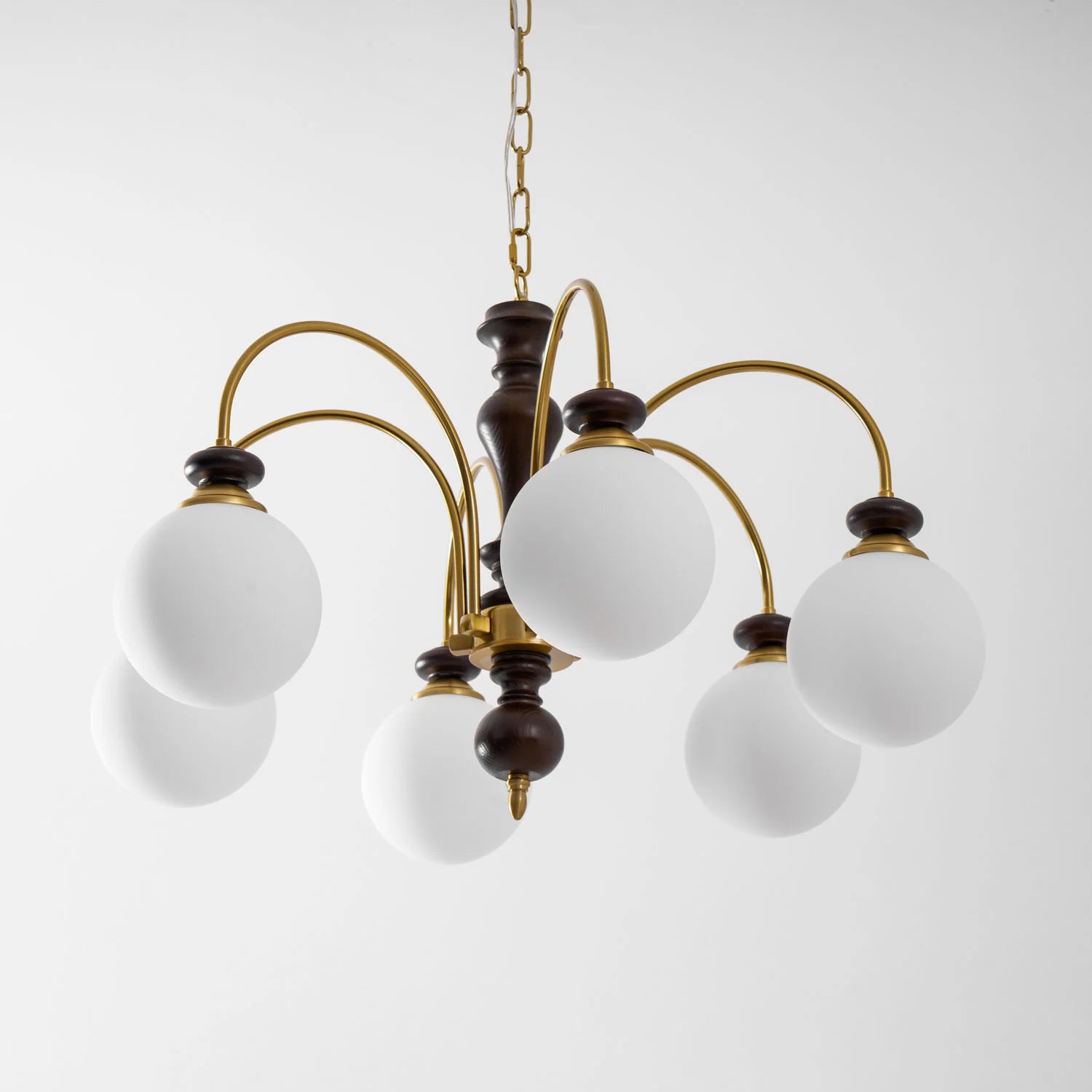 Windsor Classic Chandelier - Yiarolight
