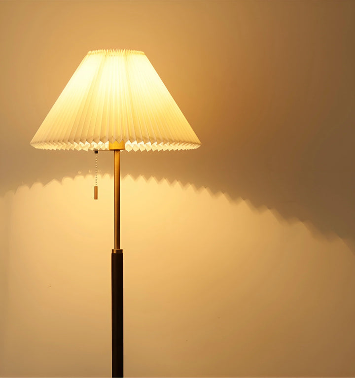 VINTAGE PLEATED FLOOR LAMP