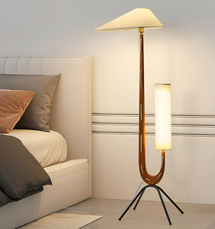 GIRAFFE FLOOR LAMP