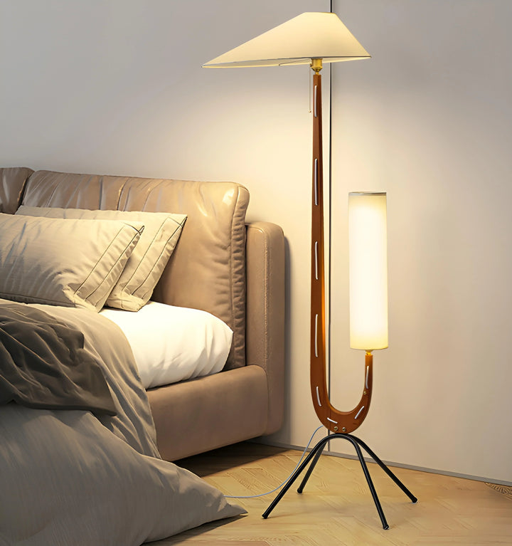 GIRAFFE FLOOR LAMP