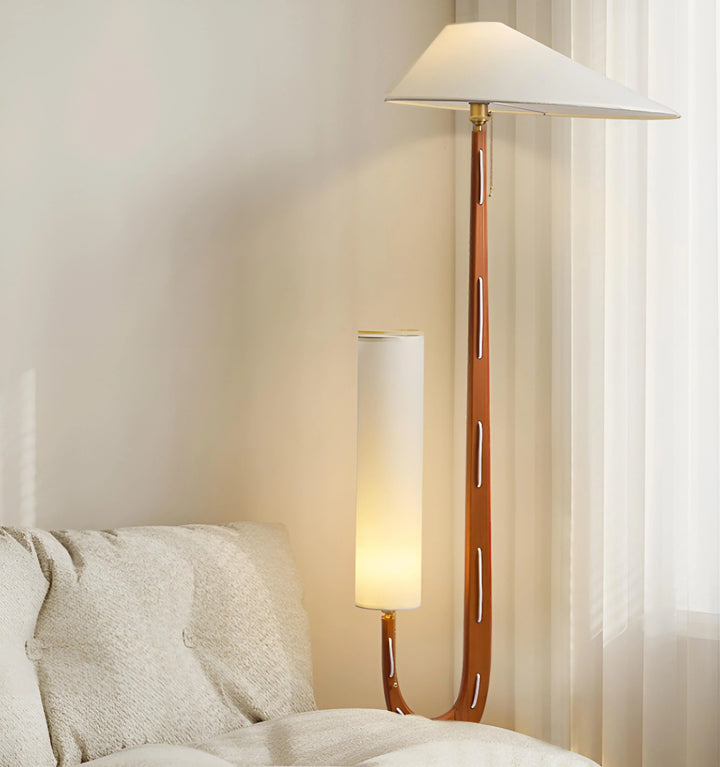 GIRAFFE FLOOR LAMP